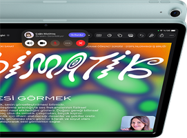 Mavi renk iPad Air, üstten dış görünüm, ekranda FaceTime görüntülü arama sırasında ekran paylaşımı özelliğinin Keynote uygulamasıyla kullanıldığı gösteriliyor, arkadan dış görünüm, 12 MP Geniş arka kamera, ses yükseltme düğmesi, ses azaltma düğmesi