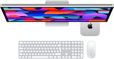 Studio Display’in altına yerleştirilmiş Mac mini, Sayısal Tuş Takımlı Magic Keyboard, Magic Mouse