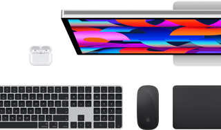  AirPods, Touch ID özellikli Magic Keyboard, Magic Mouse, Magic Trackpad ve Studio Display dahil aksesuar ve aygıt koleksiyonu