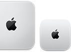 İki adet Mac mini aygıtı, üstten görünüm, gümüş rengi alüminyum, yuvarlatılmış köşeler, ortalanmış parlak siyah Apple logosu, soldaki aygıt güncel sürüm ve sağdaki aygıtın yarısından daha az yer kaplıyor