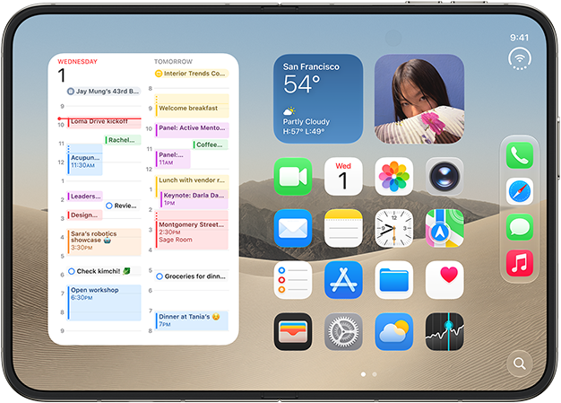 iPhone Duo, açık ve yatay pozisyonda, solda takvim araç takımı gösteriliyor, sağda iOS ana ekranı gösteriliyor